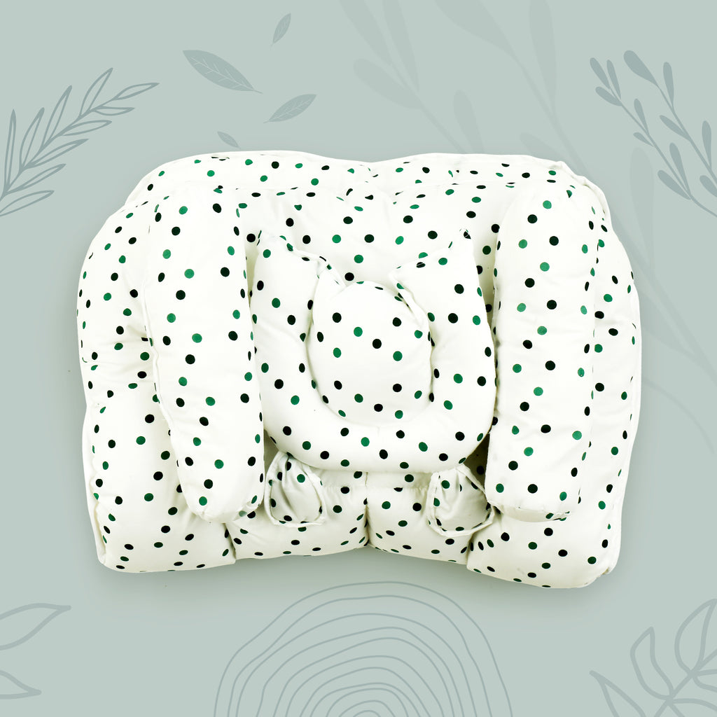 Dot Printed White Color Baby Bed with Pillow and Side Pillows